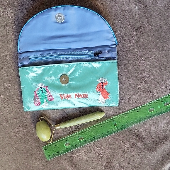 Jade Face Roller - Picture 3 of 4